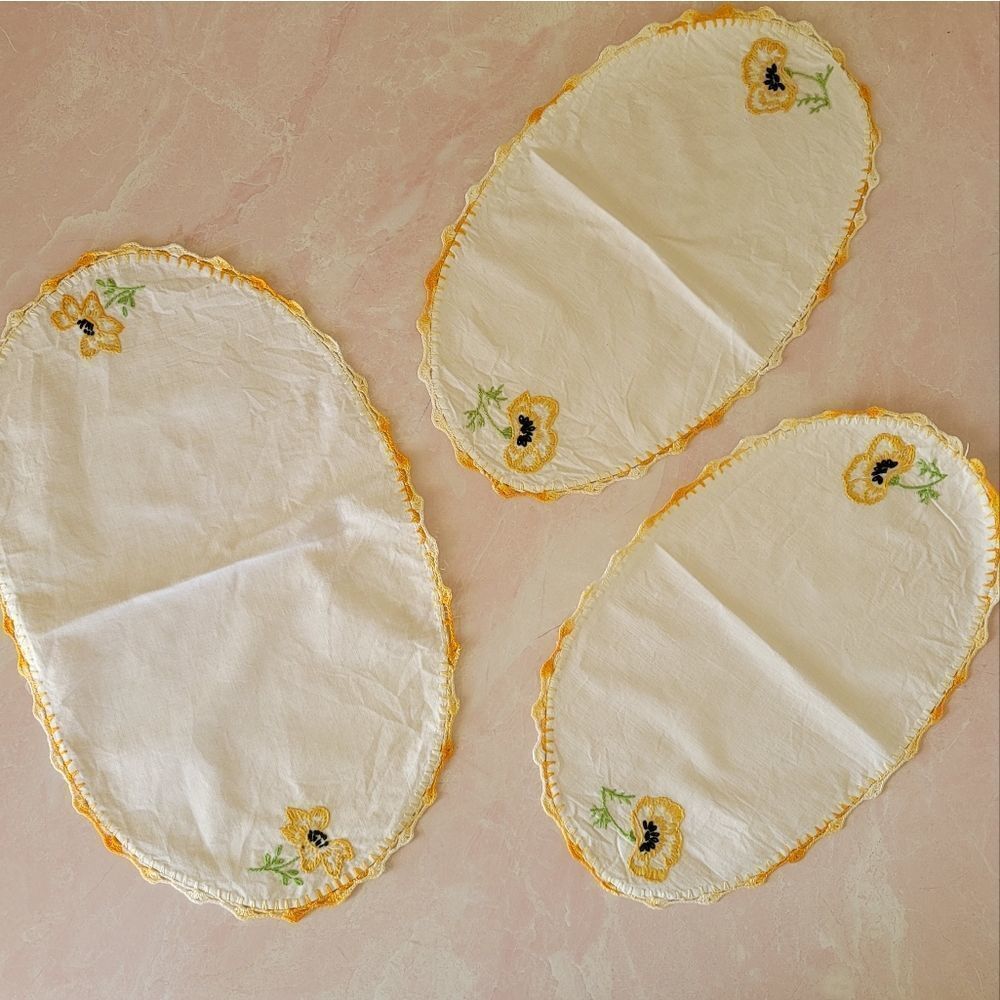 Doilies bundle of 3 oval cream orange embroidered floral poppy country grannycor